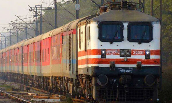 In UP Soldier Loses Leg After Ticket Checker Pushes Him Under Train