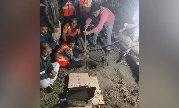 Boy Stuck At 60 Feet Inside 400-Foot Borewell in MP