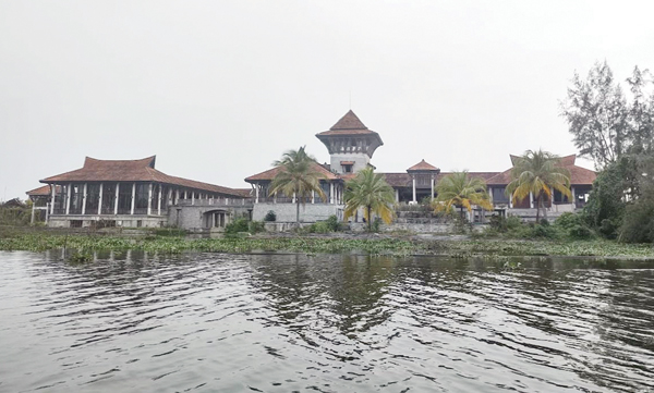 Collusion to prevent Kapiko demolition?