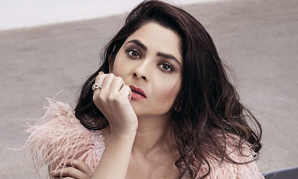 Sonalee debut with mohanlal in Malayalam