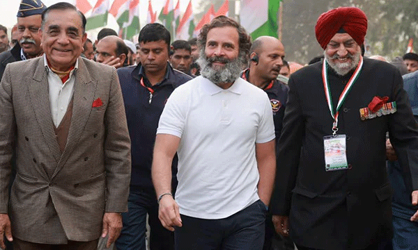 Rahul Gandhi On T-Shirt In Biting Cold