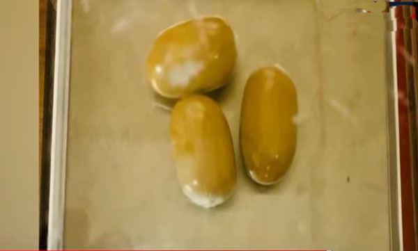 gold smuggling caught in nedumbassery airport