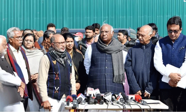 The opposition is obsessed with the investigation on the Adani issue