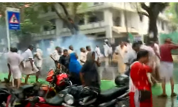 Congress protest against oil sez hike 