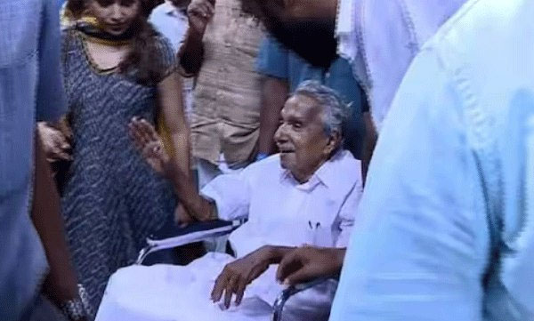 Former Chief Minister Oommen Chandy went to Bangalore for further treatment