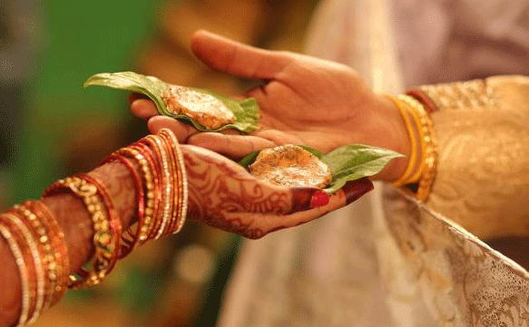 kernataka farmers youth walk to 106 KM away temple for get girls for marriage