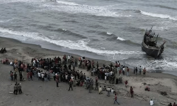 Rohingya refugees in sea of ​​misery