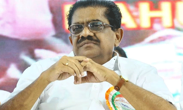 VM Sudheeran wrote a letter to the AICC president against the action of allowing the workers to drink alcohol