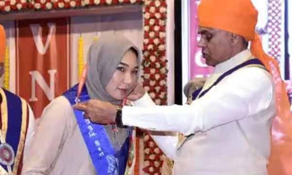 Afghan woman completes MA with gold medal from Gujarat