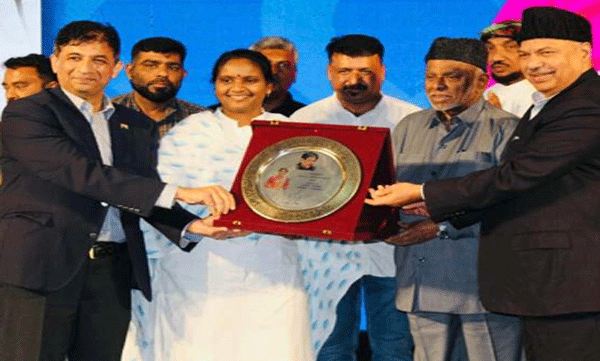 Best Parliamentarian Award to Ramya Haridas MP