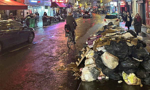  Tons Of Garbage Pile Up In Paris