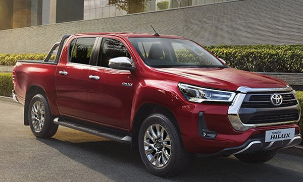 toyota-hilux-pickup-truck-price-slashed-by-rs-3-59-lakhs-by-the-company-new-price-details