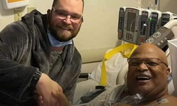 Driver donates kidney to dialysis patient in his taxi