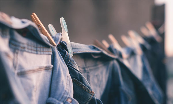 Things to keep in mind while washing jeans