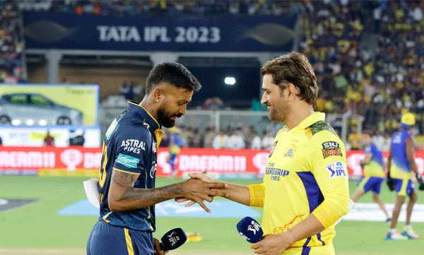 gujarat titans won the toss against chennai super kings in inaugural ipl match