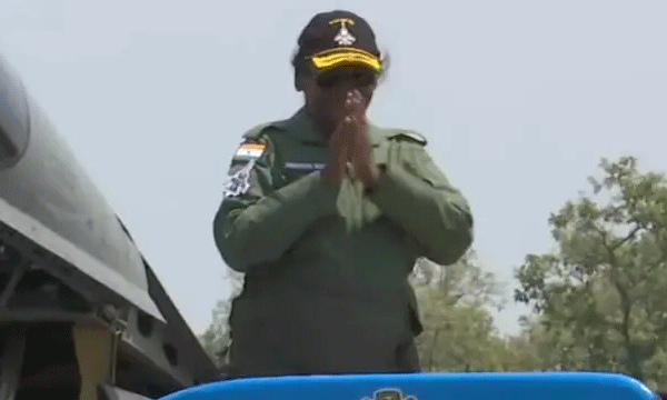 President Droupadi Murmu Flies in Sukhoi 30 MKI fighter Jet