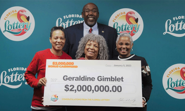 Fortune looked in the hands of the deserving; She spent everything she had on her daughter's treatment; Soon after, the mother won the lottery for 20 lakh dollars