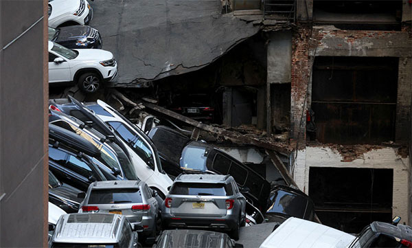 One dies in parking garage collapse in lower Manhattan in US