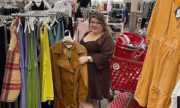 Texas mom-of-three, 45, who started selling her old clothes online to keep her family afloat reveals she now rakes in $735,000 A YEAR