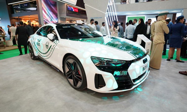 dubai-police-added-audi-rs-e-tron-gt-electric-super-car-to-its-fleet-of-luxury-patrols