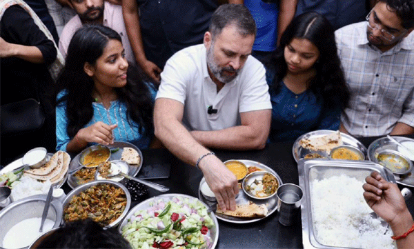 delhi university to send notice to gandhi over sudden hostel visit