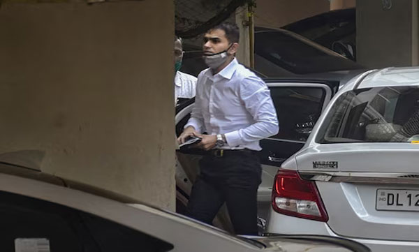 Court Pulls Up Sameer Wankhede Over Leaked Chats With SRK