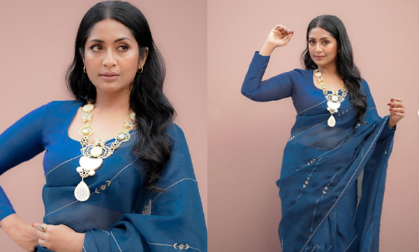 Navya elegant look in blue saree, pictures trending