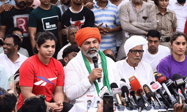 wrestlers protest khap panchayat gave time to central govt to take action against brij bhushan sharan singh