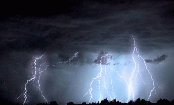 five members in a family injured in lightning strikes at idukki
