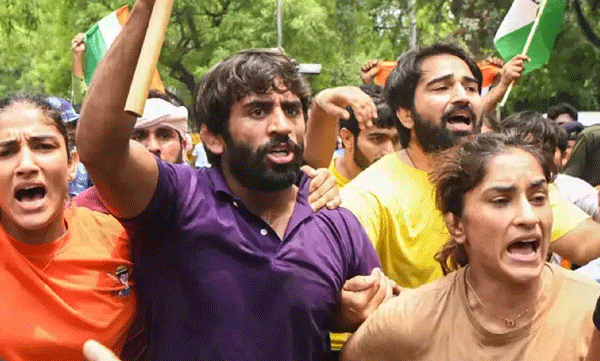 wrestlers suspend protest till june 15