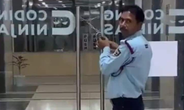 Office doors locked and security to prevent employees from leaving: Public outrage on social media against the company