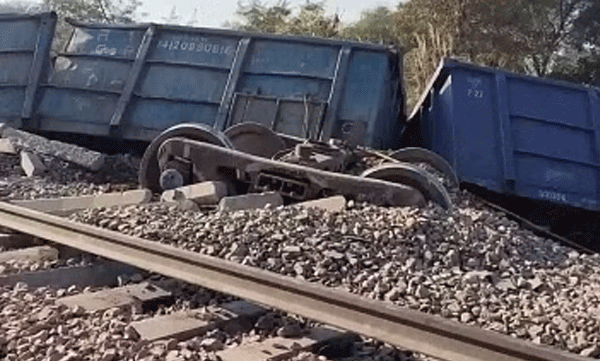 goods train derailed in andhra pradesh