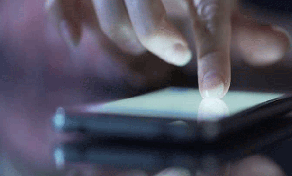 young man lost 15 lakhs of rupees after downloading a mobile phone application here Is what happend