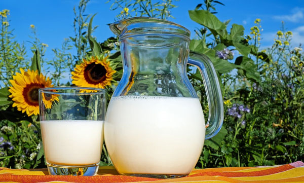 Never give these foods to children with milk