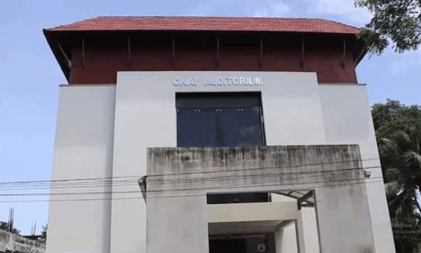 the elderly watchman spent 12 hours in the elevator 