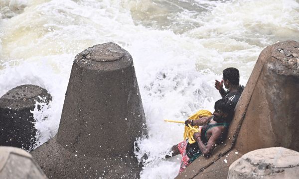 Blood-thirsty Muthalapozhi in Kerala