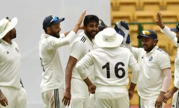 Batting collapse for South Zone against West Zone in Duleep Trophy final