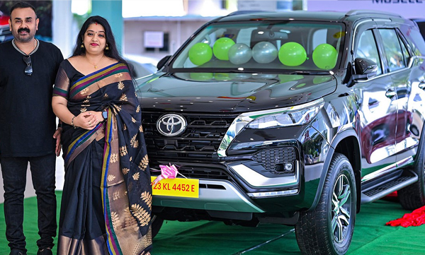 actor-shaju-sreedhar-bought-his-dream-vehicle-toyota-fortuner