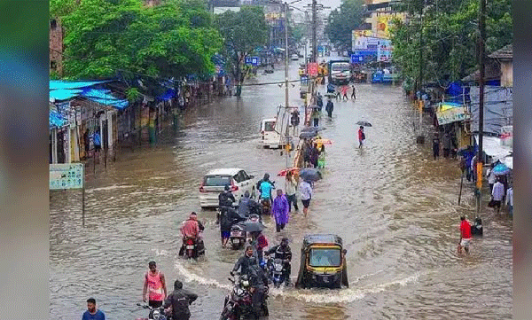 Heavy rain continues Red alert in Gujarat