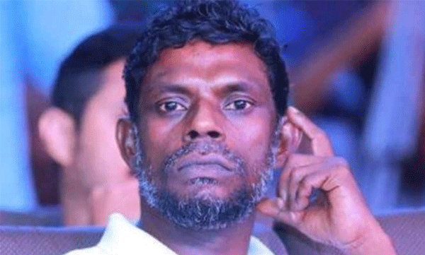 vinayakan said ready to withdraw the complaint congress leaders attacked house