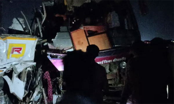 6 Killed, 20 Injured As 2 Buses Collide In Maharashtra