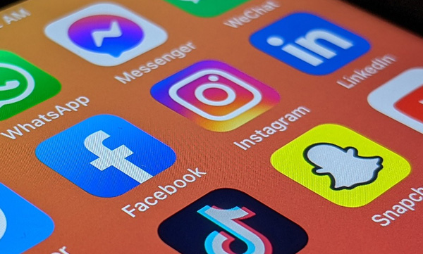 Detach from social media challenge