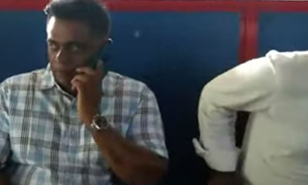 3 Karnataka police official's held in Kochi