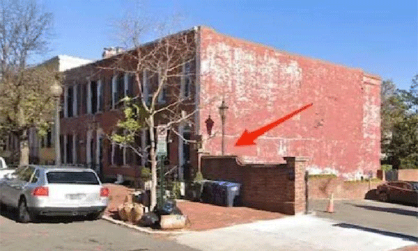 Owner ready to sell cracked wall for 41 lakhs: Netizens were shocked because of this