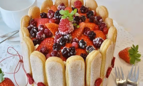 italian restaurant charges 1800 extra for cutting cake into 20 slices