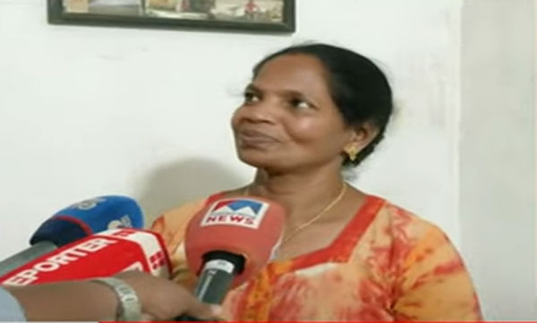 veterinary hospital temporary staff lost job for talking about Oommen Chandy