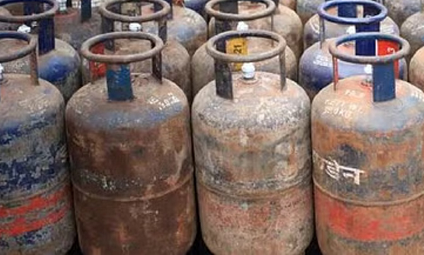The price of cylinders for commercial use in the country has been reduced