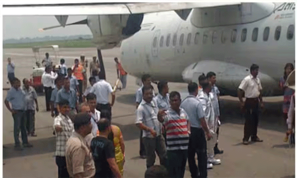 passengers were kicked off the plane for not turning off their mobile phones during take off