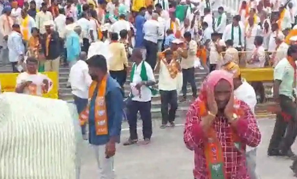 Bee attack during BJP protest; Injury to leaders and activists; Behind the attack
Allegedly Congress