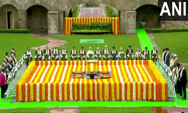 g20-leaders-arrive-at-rajghat-pay-floral-tributes-to-mahatma-gandhi